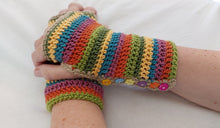 Load image into Gallery viewer, Fingerless Gloves Crochet KIT
